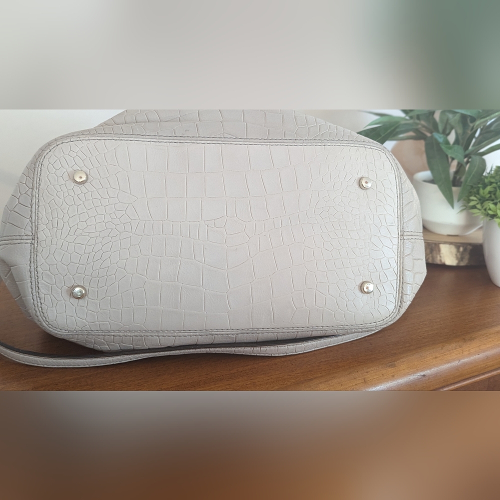 Kate Spade Purse - Picture 4 of 6
